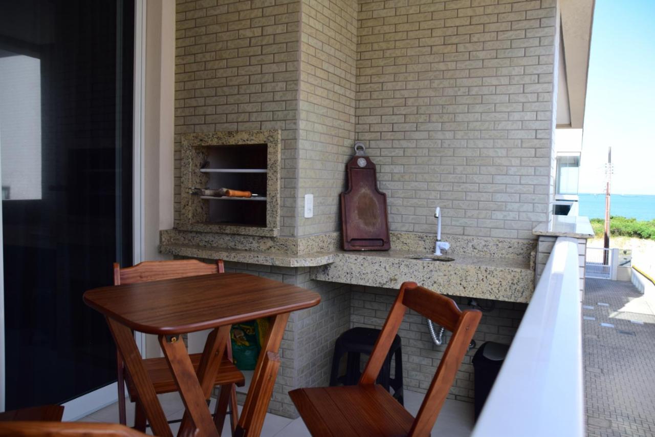 Apartamento A Beira Mar Completo Com Churrasqueira ฟลอเรียนอโปลิส ภายนอก รูปภาพ